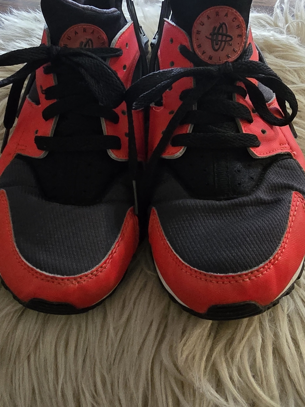 Nike Haurache Run Youth Boys 7y Black and Red Lightweight Sneakers